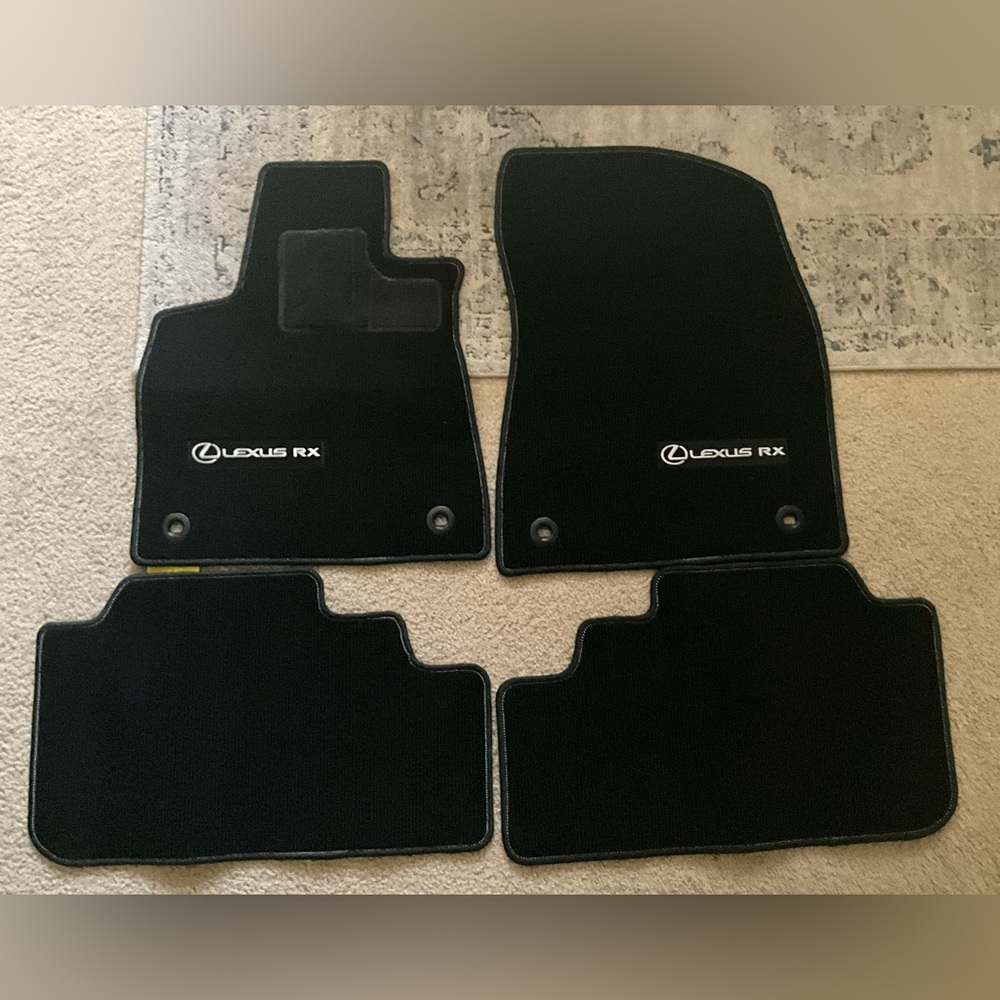 2020 LEXUS RX 350L ORIGINAL FLOOR MATS SET OF 4